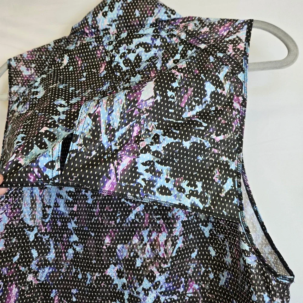 Lululemon Pack It Vest Floral Sport Tranquil Blue Multi Stow Away Hood Size 8